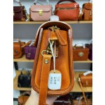 Handmade, thickened top-grain vegetable-tanned leather, heavily oiled waxed leather, hand-stitched tote bag